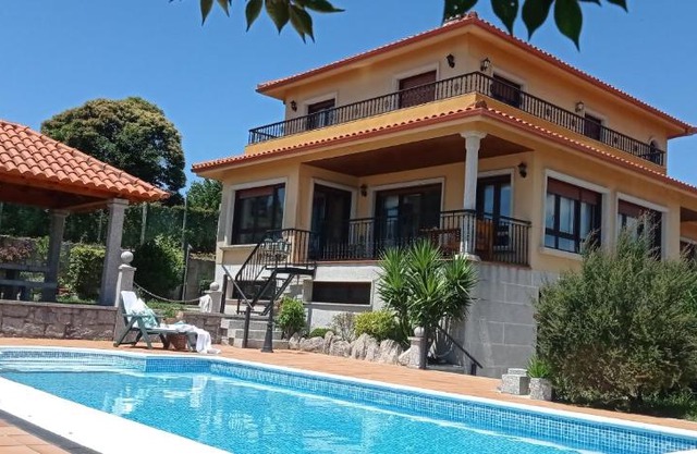 Itxi y Jamin - Chalet con vistas a la Ria de Vigo