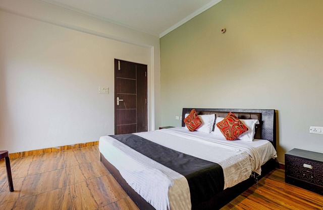 IVA 1 BHK - w/Wi-Fi, Kitchen, Food, Balcony, Garden