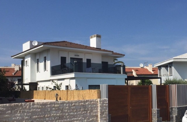 IZMIR CESME DE HAFTALIK KİRALIK ÖZEL HAVUZLU DUBLEX VİLLA