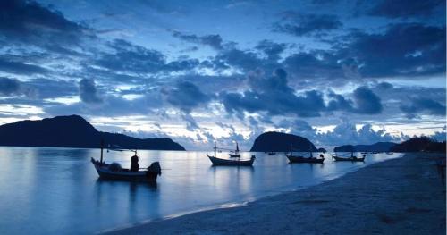 J&N Luxury Villa Homes