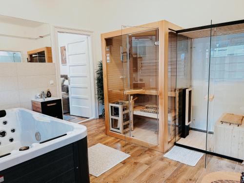 Jacuzzi-2 sauna-wine cellar-Rechnerschieber