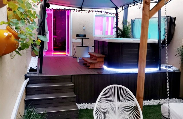 Jacuzzi studio in Lyon Villeurbanne