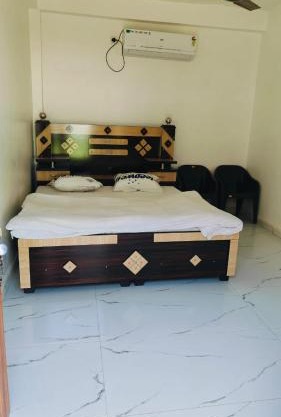 Jagdamba Lawn & Home Stay