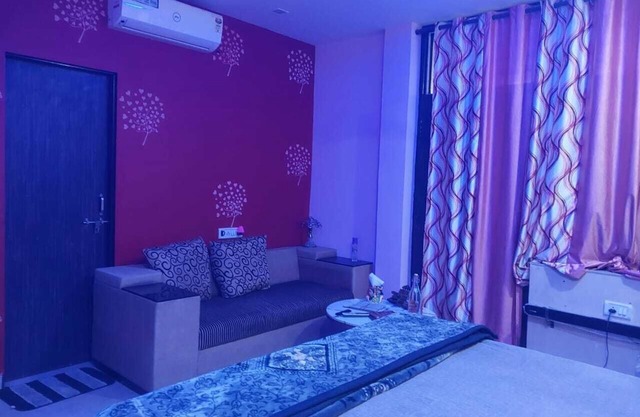 Jaipur Mingle - The CoupleStaynHourly And Daily Tariff Available