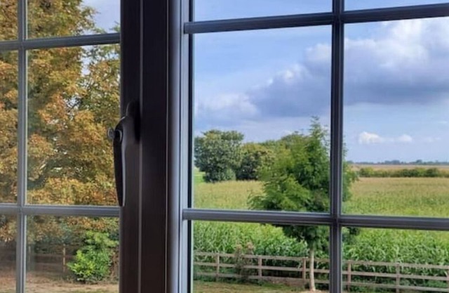 Jake’s Cottage, Langrick, Lincolnshire - Cosy 3 Bedroom Cottage, Sleeps up to 6