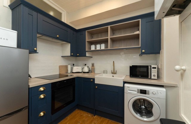 James Street · Beautifully Renovated 2 Bedroom Apartment