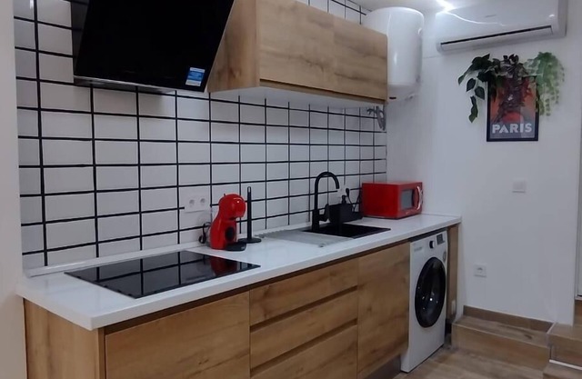 Jap Marques Apartments 2