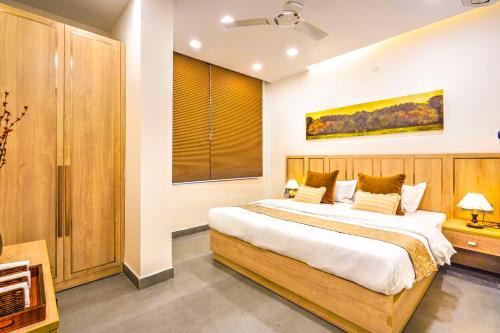 JEFFYotels Studio Suite 1, Hauz Rani South Delhi