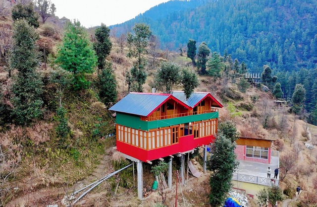 Jibhi Bliss Treehouse Cottage