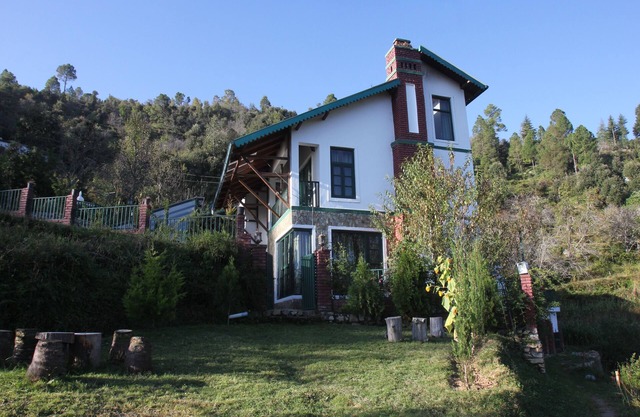 Joie de Vivre- Charming cottage with 6 bedrooms in Mukteshwar