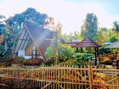 Jon's Paradise Villa and Resto