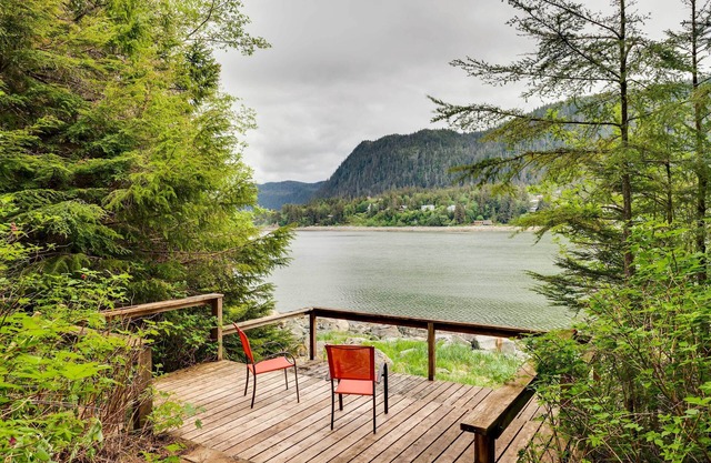 Juneau Vacation Home: Stunning View + Beach Access