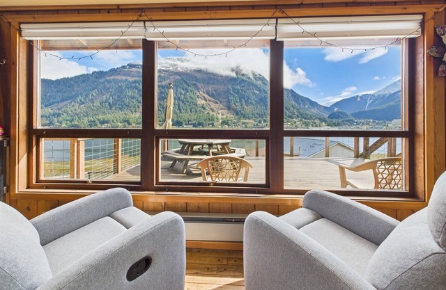 Juneau’s Ultimate Gathering Place 7BR, Ocean Views