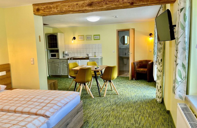 Junior suite up to 4 persons room 2 - Landhaus Brodack