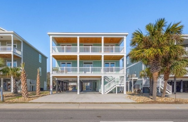 Just Coasting - Saltwater Pool, 5 Bedrooms, Across Street to Beach