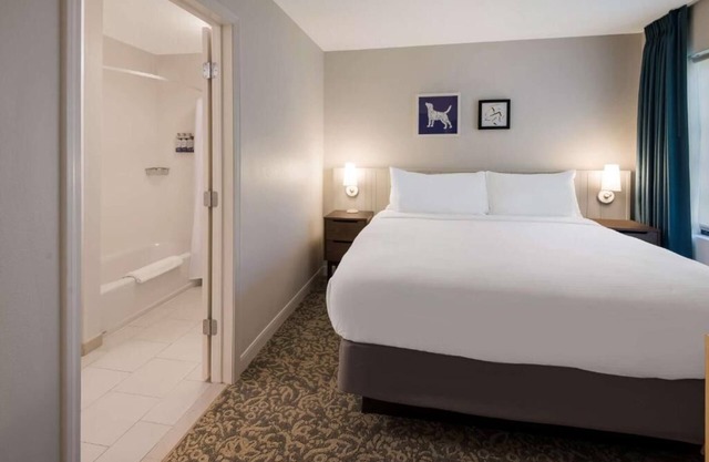 Just What You Were Looking For! 2 Modern Units, Pet-Friendly, Parking, Pool!