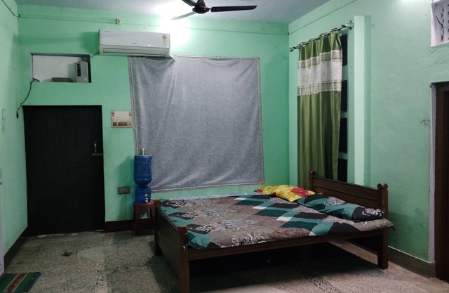 K. S. N. Varanasi Paying guest house.suitable for all