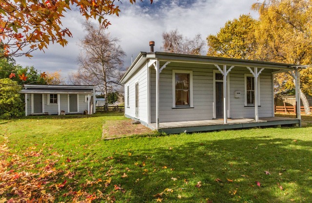Kaha Cottage - Rangataua Holiday Home