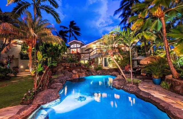 Kailua Luxury Estate: Licensed Rental #1990/NUC-1787