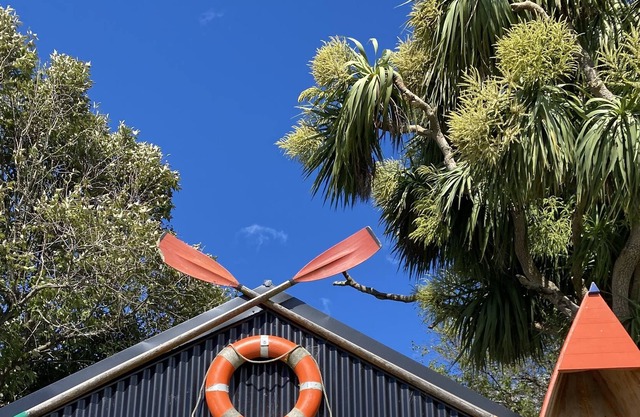 Kakanui Boatshed - FUNKY WEE GLAMPING CABIN: cosy for two.