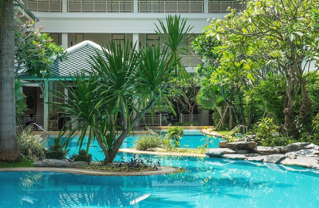 Kalanan Riverside Resort