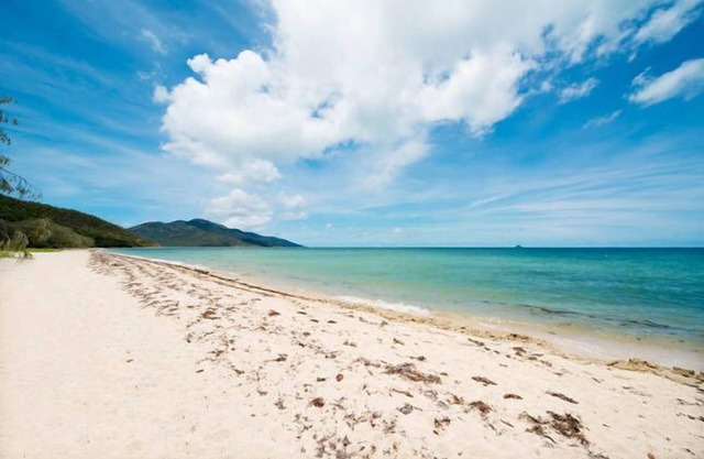 Kallias Hydeaway Bay