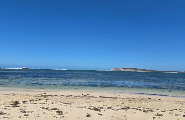 Kamaira Beach View Shack. Family and Pet friendly located on the Esplanade.