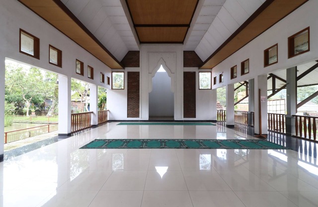 Kampung Pa'go Resort Hotel