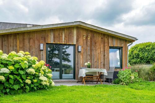 Karla - stilvolles Apartment mit Terrasse und Garten