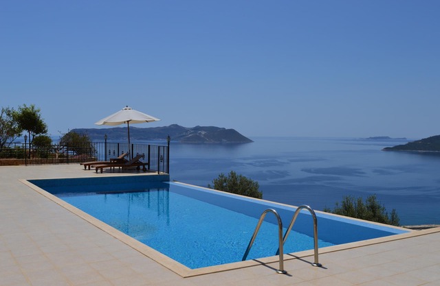 Kas Spacious Luxury 3 Bed 3 Bath Duplex, Sleeps 6 In Comfort, Kingsize Bed, WiFi