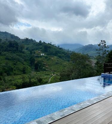 Kasturi D Manggis Janda Baik 8BR 4 Storey Bungalow Private Infinity Pool & Gunung Nuang View