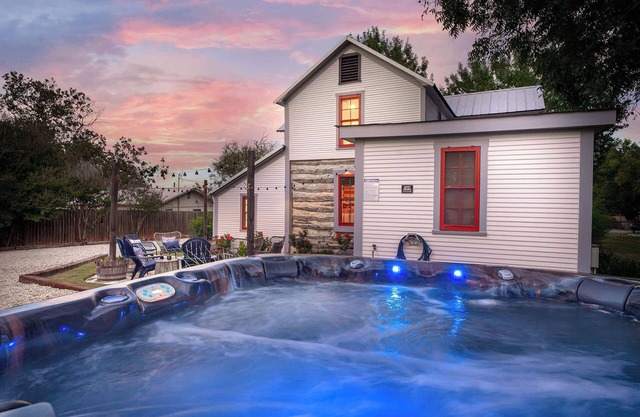 Katarina Haus - Hot Tub & Fire Pit