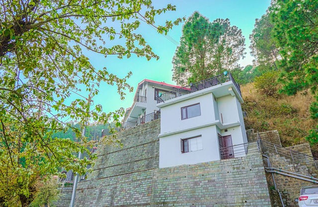 Kia Kasauli - 3 BHK, Villa with Kitchen+BonFire+Cook