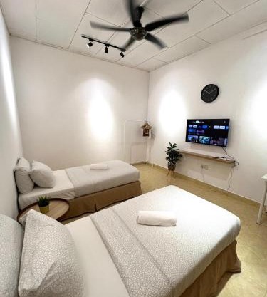 KicauanStudio#1 at Kuala Berang for 2Pax - Free Netflix & Wifi