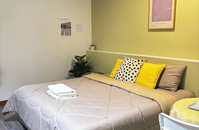 Kina's Place 1-bedroom/1min walk to Fashion Island with Free Wifi Free parking