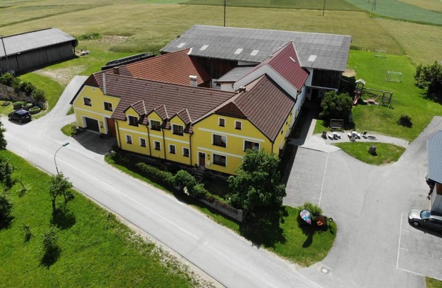 Kindererlebnis- und Biobauernhof Hipp-Bruckner