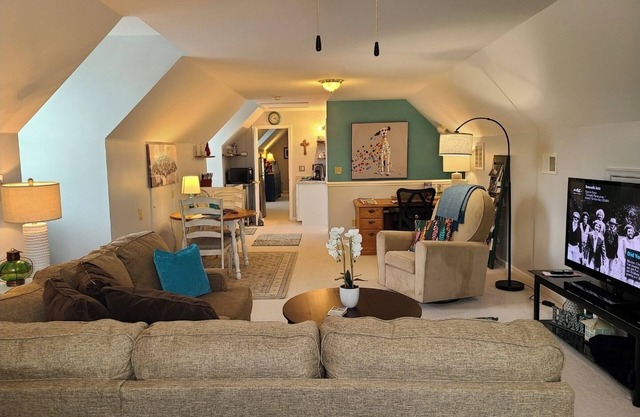 King Apartment -2 miles to I-81