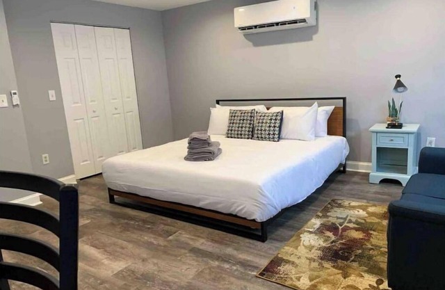 ✪King Bed Studio✪ in Suburbs -Perfect Long Term Stay