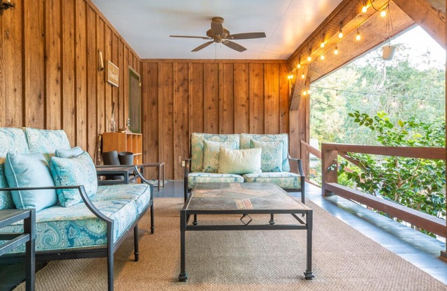 King Beds, hiking trail, swimming, fishing