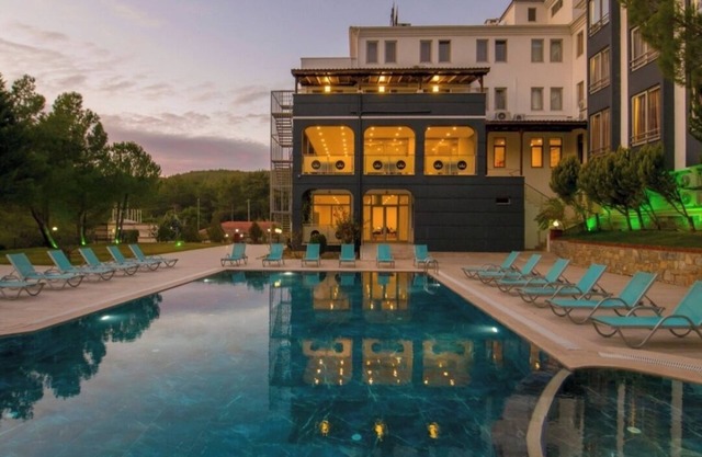 King Royal Palace salkım