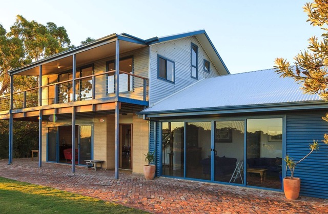Kirra Court Beach House