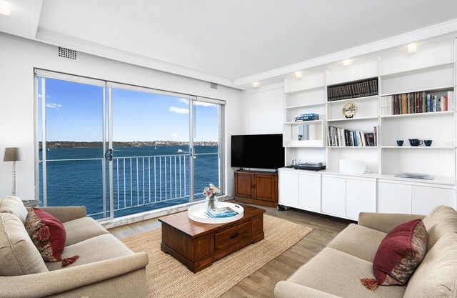 Kirribilli - KIRR5 - Plunkett Street - Harbour views and Kirribilli Wharf at your doorstep