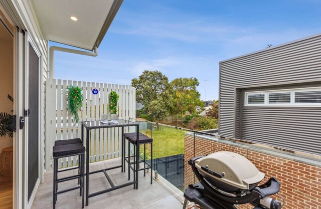 Kismet- Family fav, 12pm check out, Parking, Walk to the beach