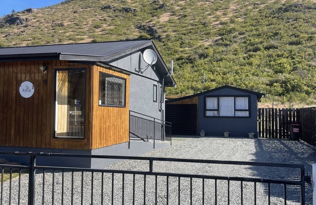 Kiwi Batch. In the heart of Omarama.