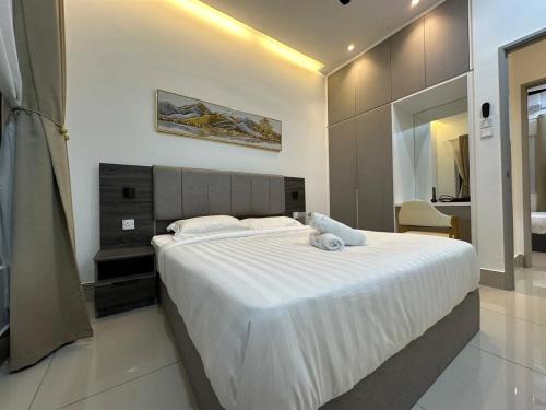 KL ,2BR 2Bath Condo ,Razak city ,TV box&Pool