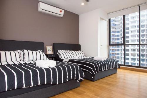 KL Gateway Bangsar by Sleepy Bear