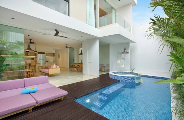 KL3002 - Royal 3 Bedroom Villa Legian