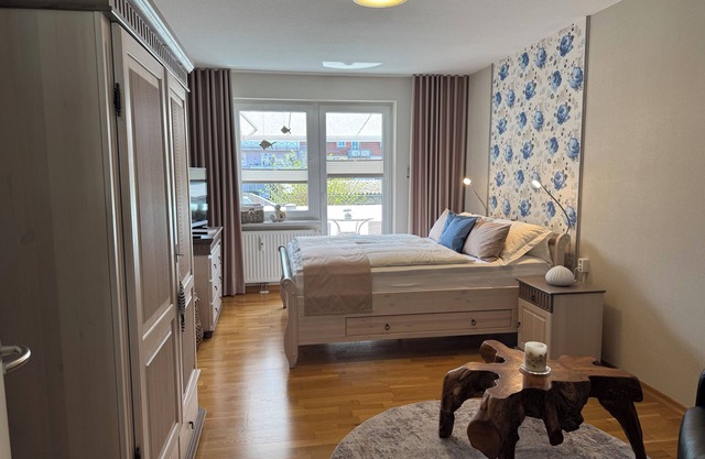 *Kleiner Seeigel* 5 star FEWO with charm - central & close to the Baltic Sea, balcony, WLAN