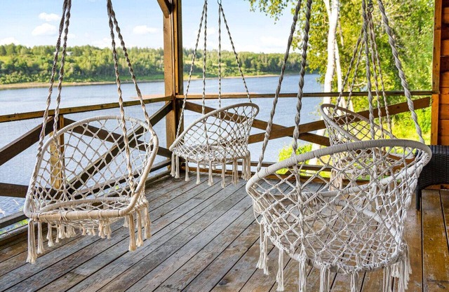 Knotty Pines 4 Bedroom with Waterfront Views