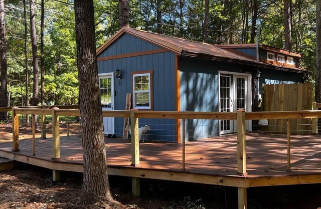 Knotty Pines Cabin Home near Kentucky Lake